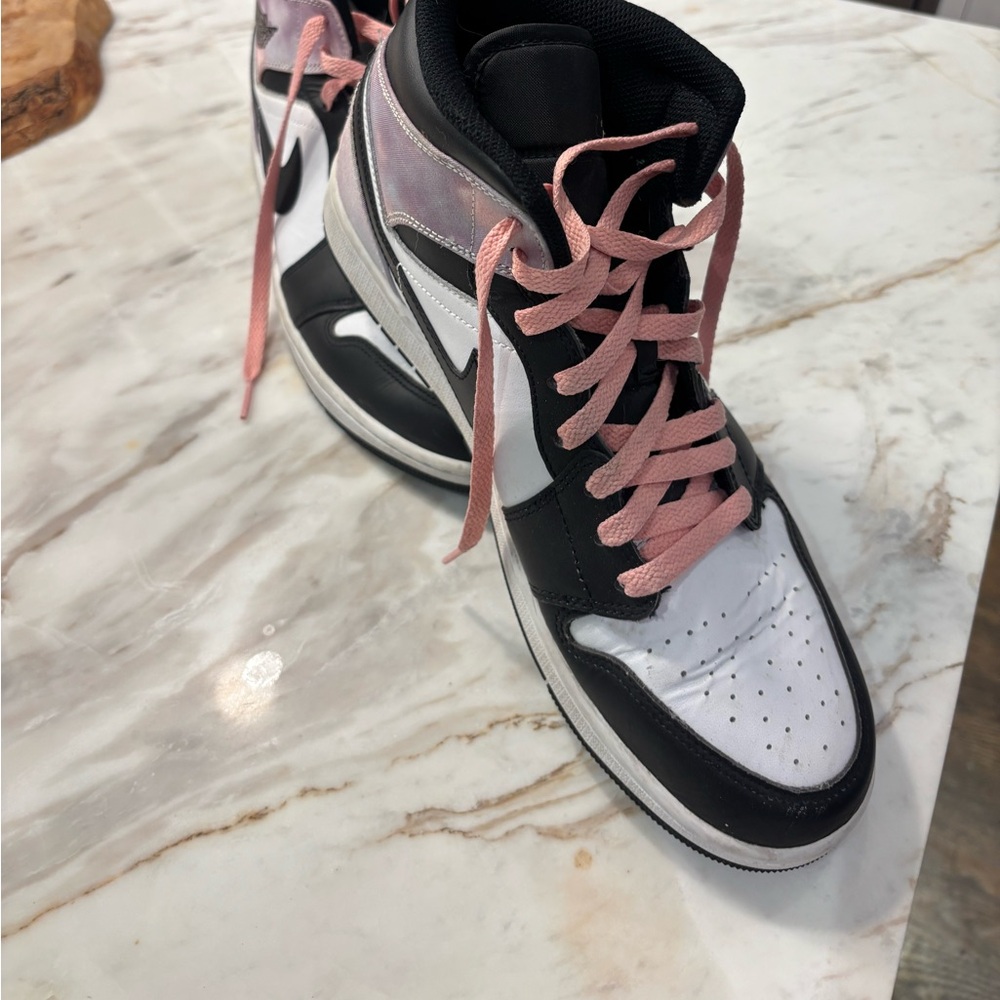 Nike Air Jordan 1 Mid SE Zen Master Black Bleached Coral DM1200 001